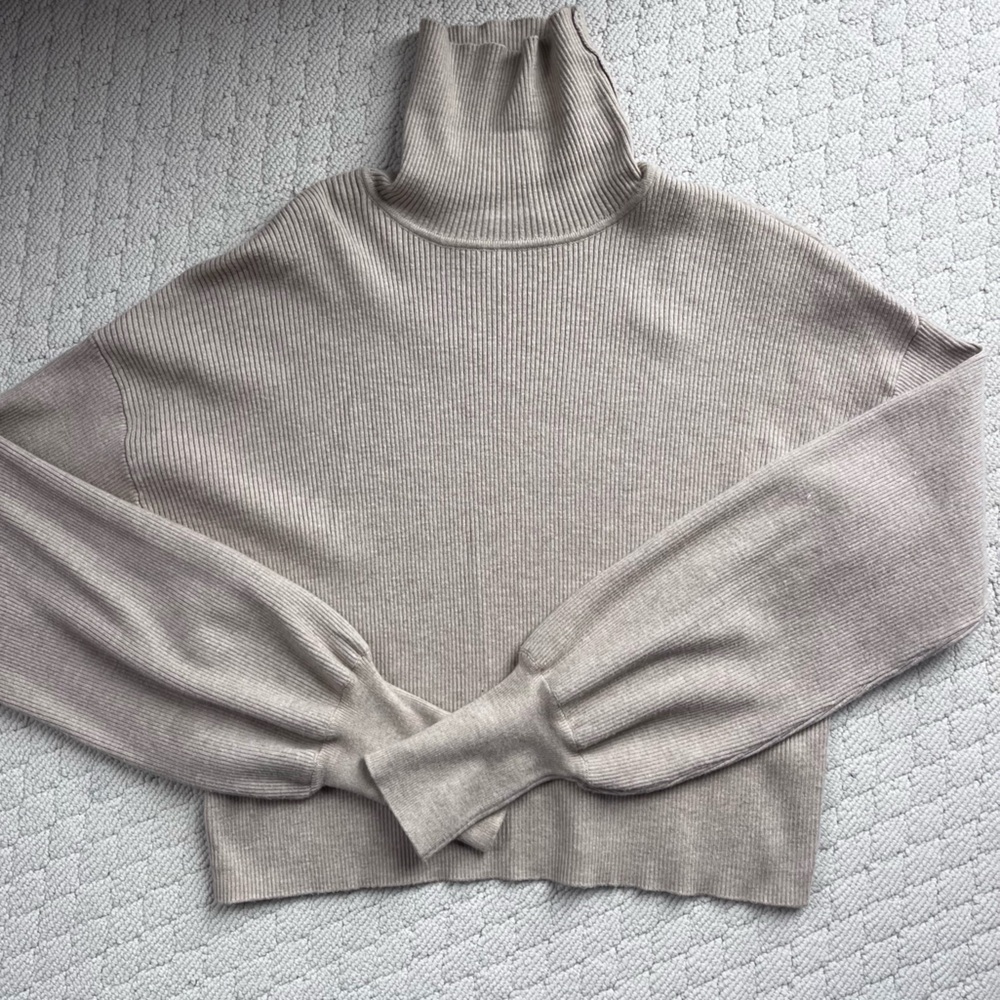 Beige Turtleneck Sweater Size XS Glassons